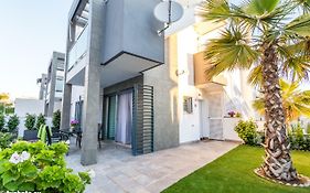 Eluxuria Sunny Villa