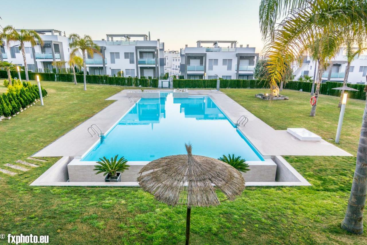 Eluxuria Sunny Villa Torrevieja Exterior photo